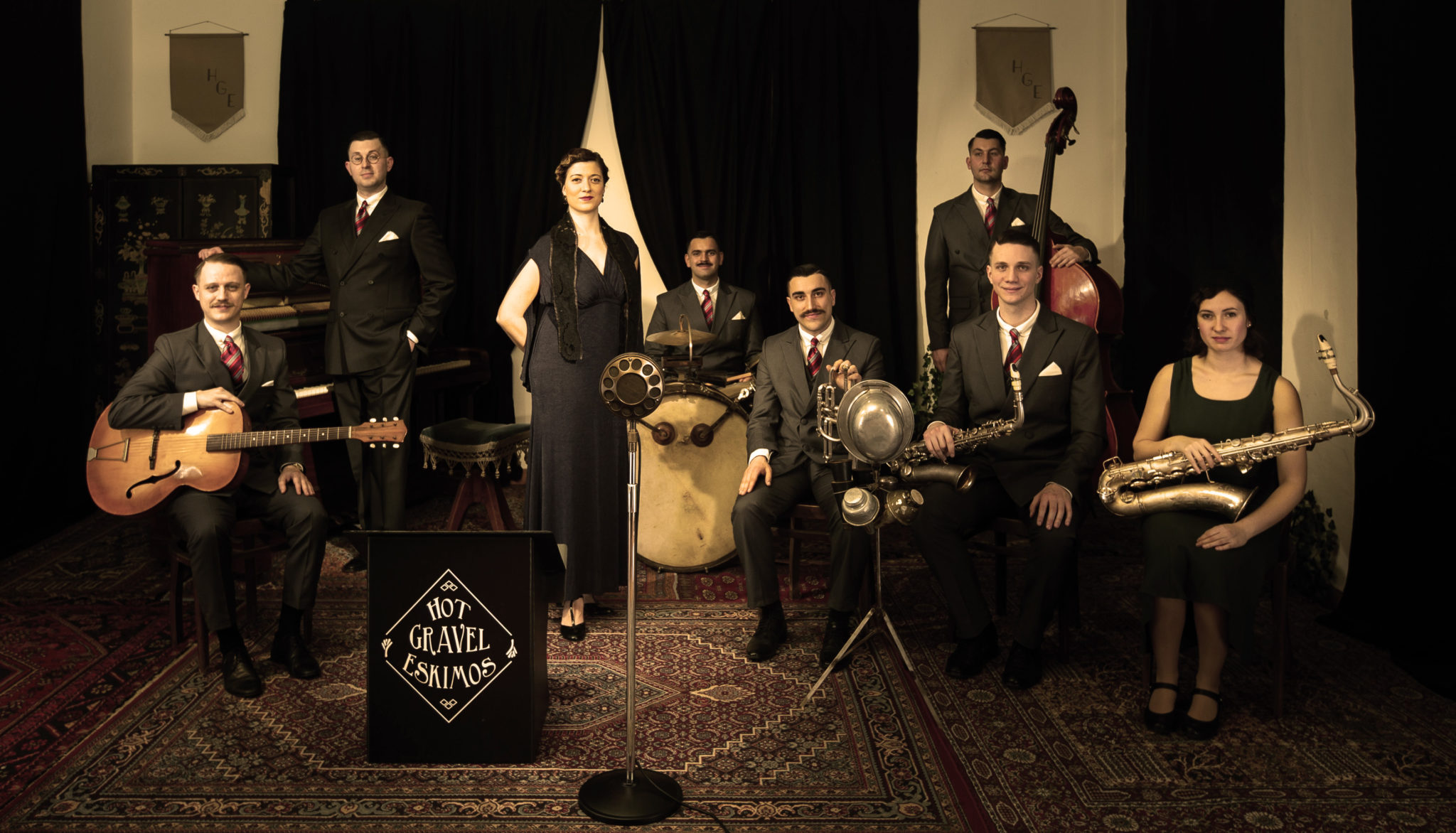 Hot-Gravel-Eskimos_PHOTOPRESSOFFICIAL-2048x1172